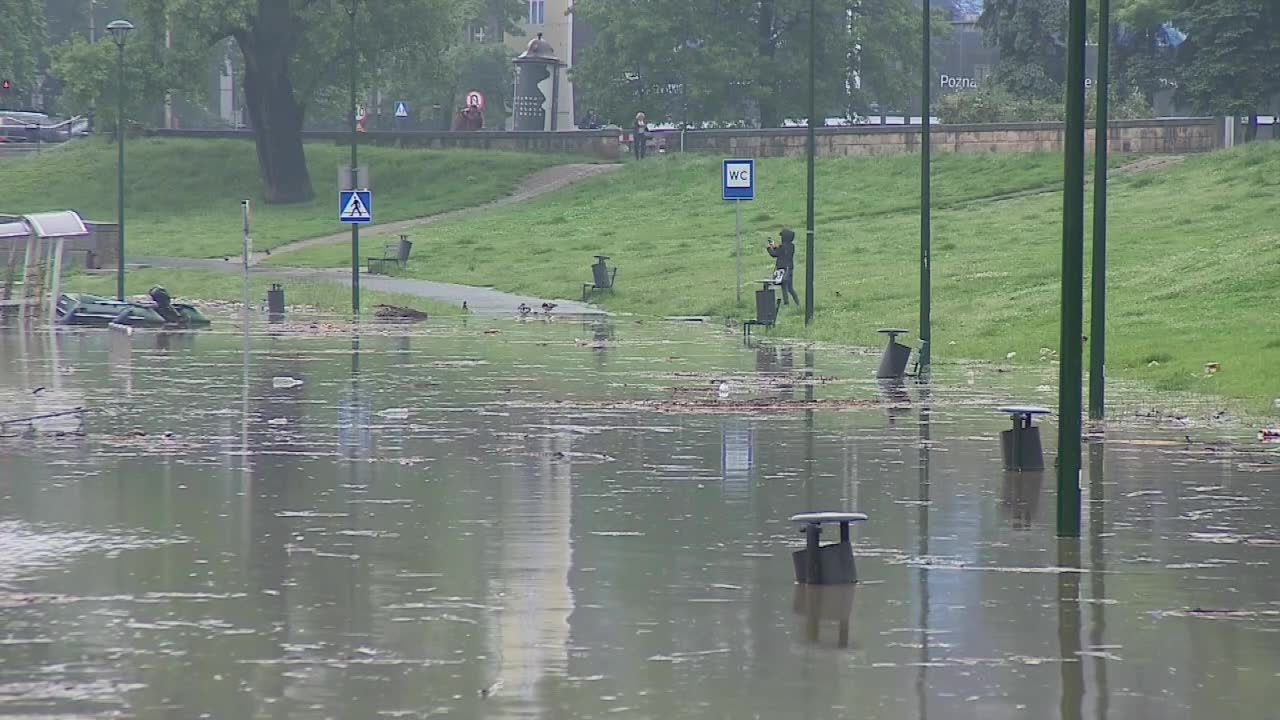 Blisko 2000 interwencji strażaków w ciągu doby