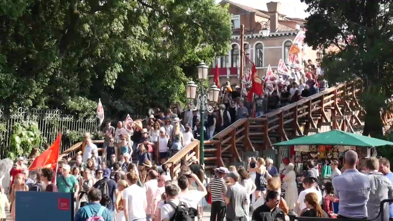 Wenecjanie protestowali przeciwko statkom wycieczkowym