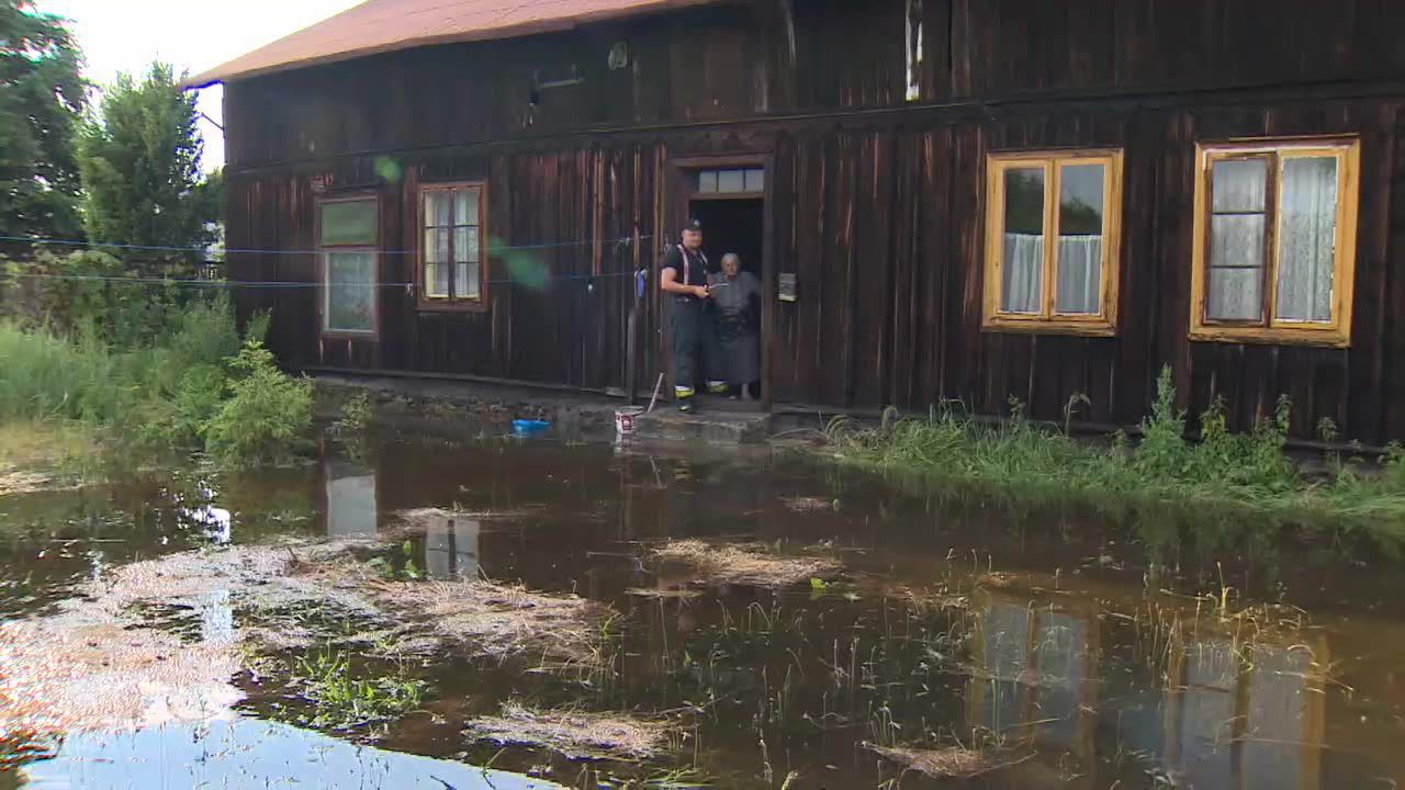 Ulewne deszcze na południu Polski. Czterdzieści interwencji strażaków w Blachowni pod Częstochową