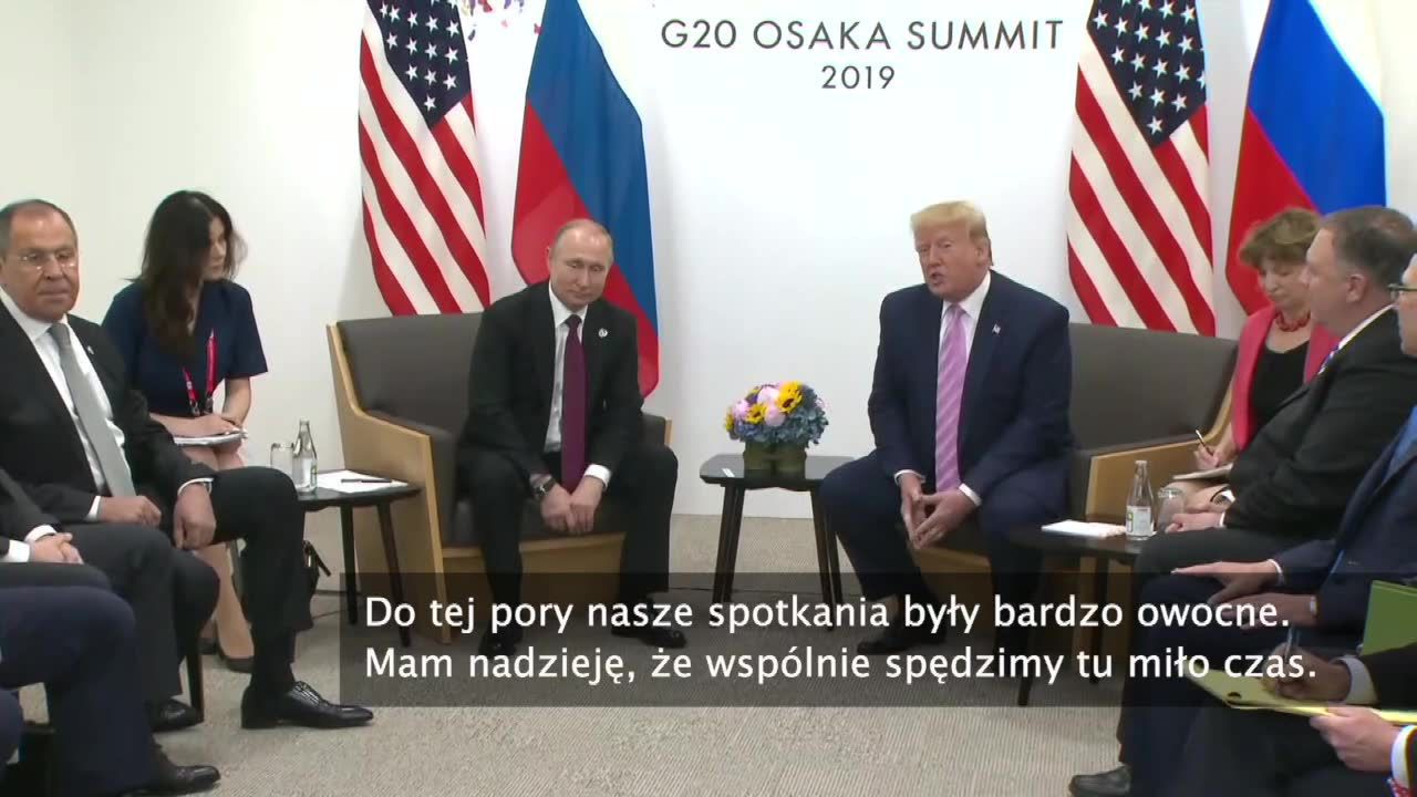 D. Trump żartował z W. Putinem w kuluarach szczytu G20