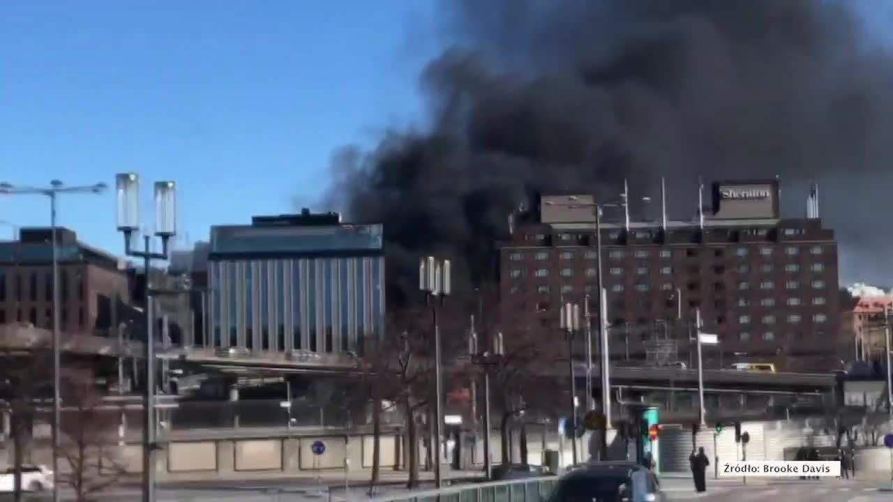 Kłęby dymu nad Sztokholmem. Wybuchł autobus