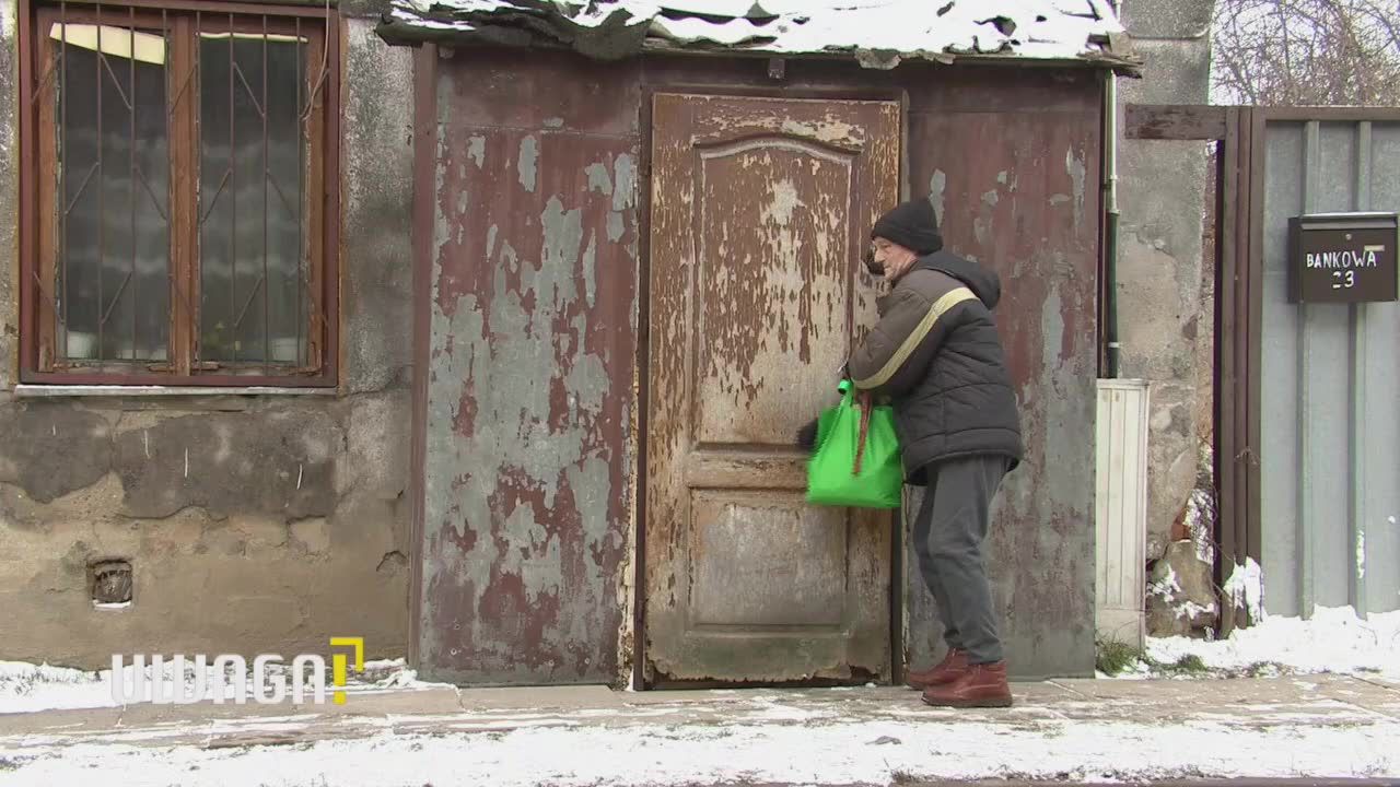 3 stopnie w mieszaniu, zawalony sufit. Jak MOPS “pomógł” panu Markowi