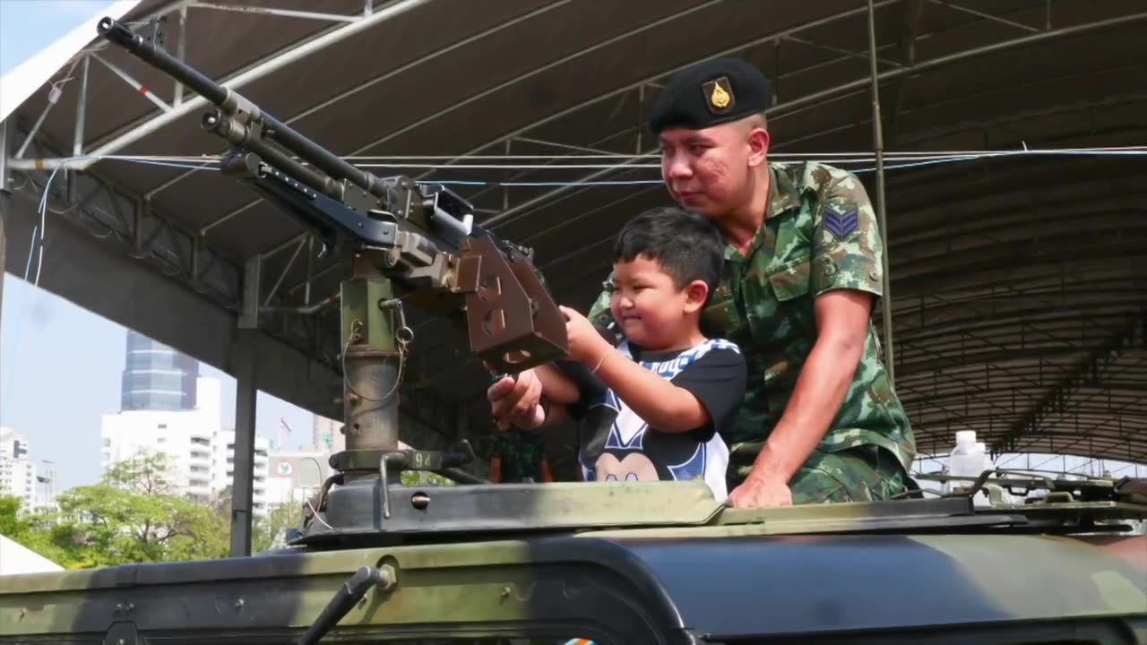 Dzień dziecka z karabinem. Tajlandzka armia przygotowała wyjątkowe atrakcje z okazji Dnia Dziecka