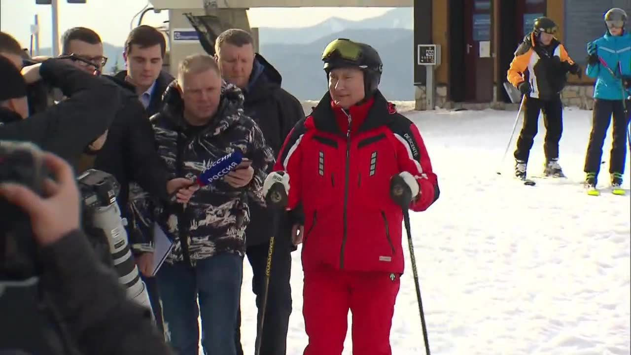 Chwila relaksu podczas rozmów na szczycie. Władimir Putin i Aleksander Łukaszenka udali się na narty do ośrodka w Soczi