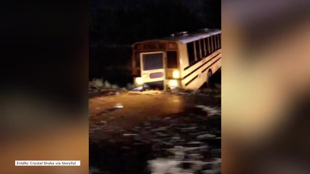 Tragiczny wypadek w Alabamie. Autobus przewożący szkolną drużynę futbolu zderzył się z pick-upem