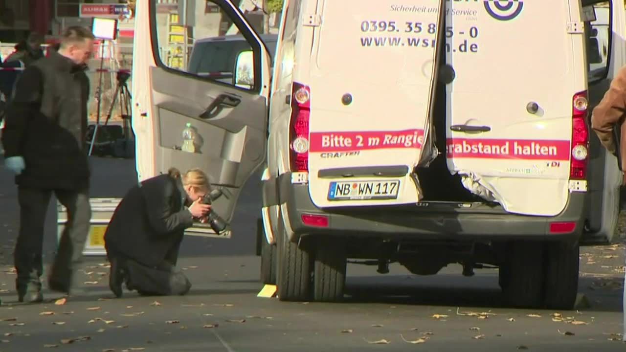 Napad na ciężarówkę z pieniędzmi w centrum Berlina. Złodzieje spowodowali wypadek podczas ucieczki