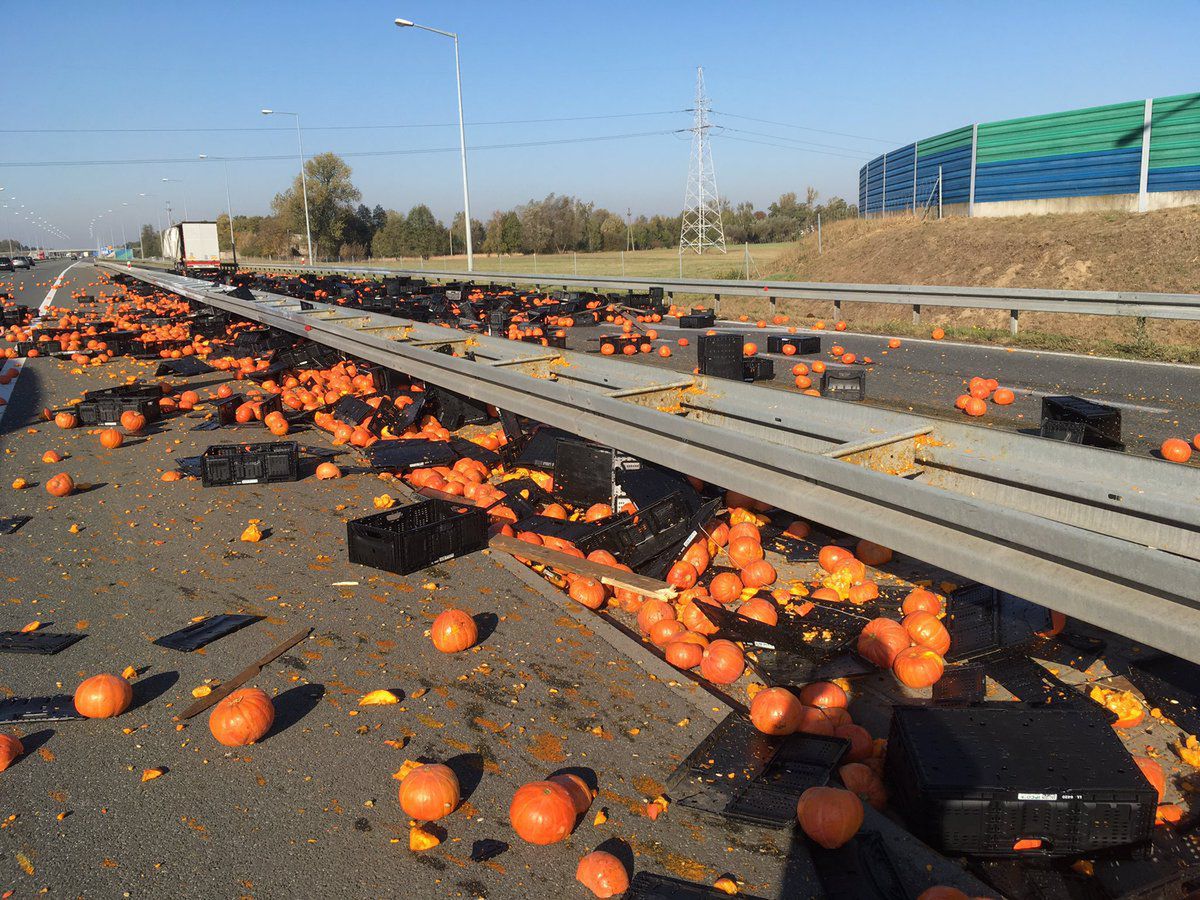 Dynie na autostradzie A2, utrudnienia na nitce w kierunku Poznania (Aktualizacja)