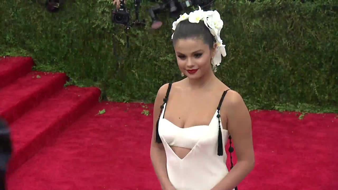 Selena Gomez przechodzi kryzys emocjonalny. Gwiazda była dwukrotnie hospitalizowana