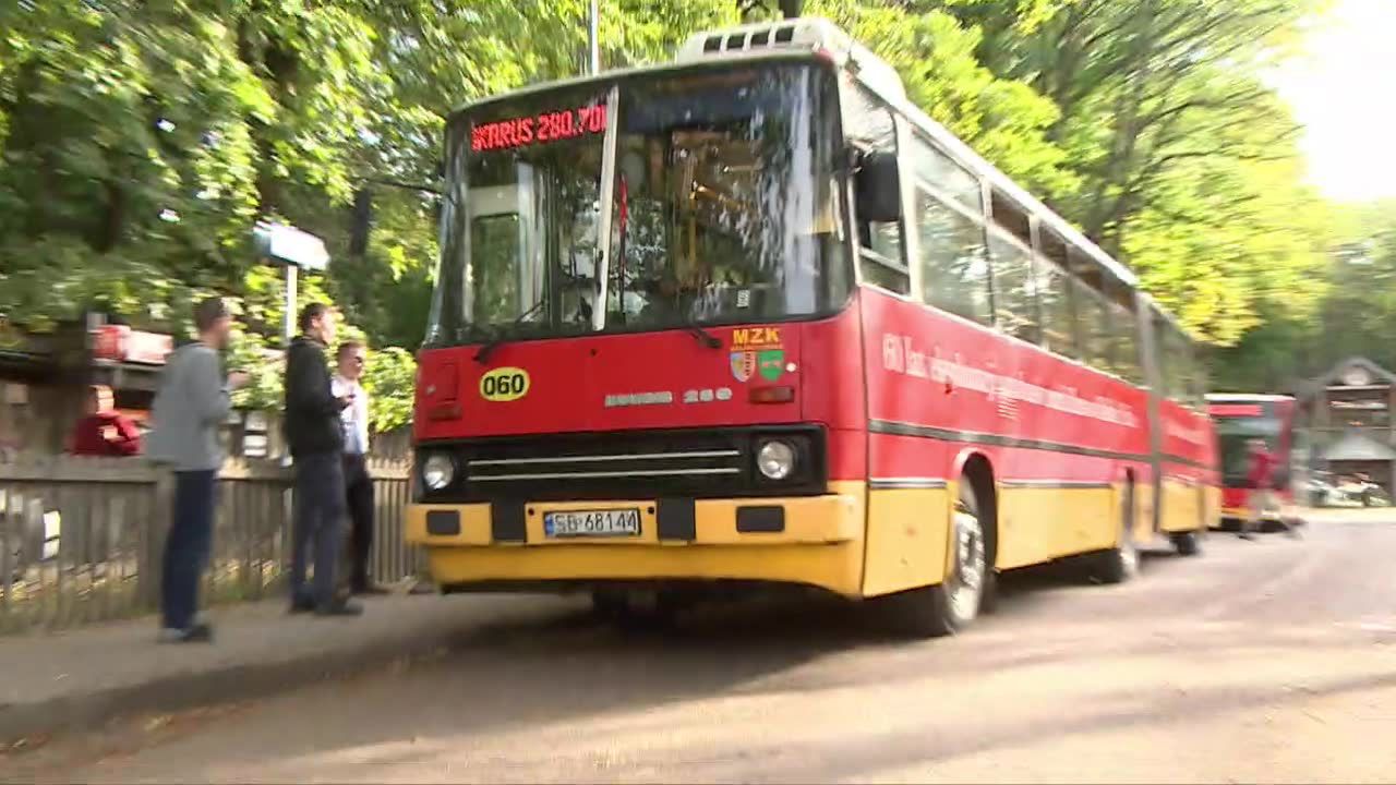 W Bielsku-Białej pożegnano ostatniego Ikarusa. Węgierski autobus ruszył w sentymentalną podróż