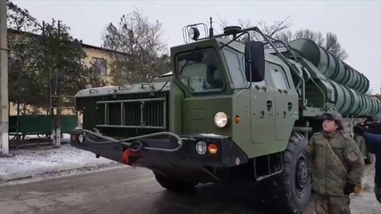 Rosja dozbraja Krym po incydencie na Morzu Azowskim. Na Półwysep trafił batalion pocisków przeciw powietrznych S-400 Triumf