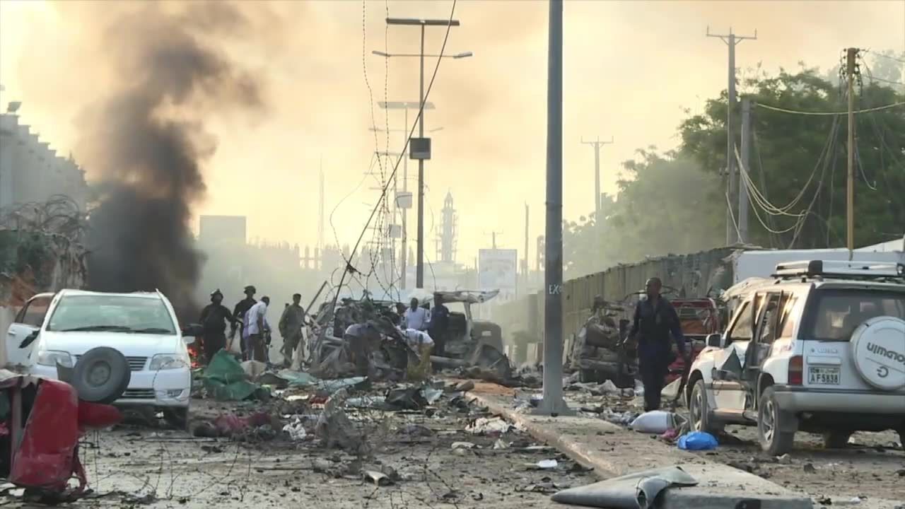 Trzy eksplozje w centrum miasta. Atak terrorystyczny w Mogadiszu, kilkunastu zabitych