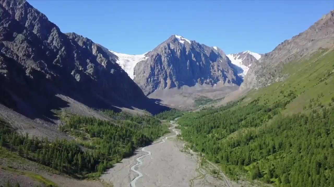 Naukowcy z Tomska badają topniejące lodowce za pomocą dronów