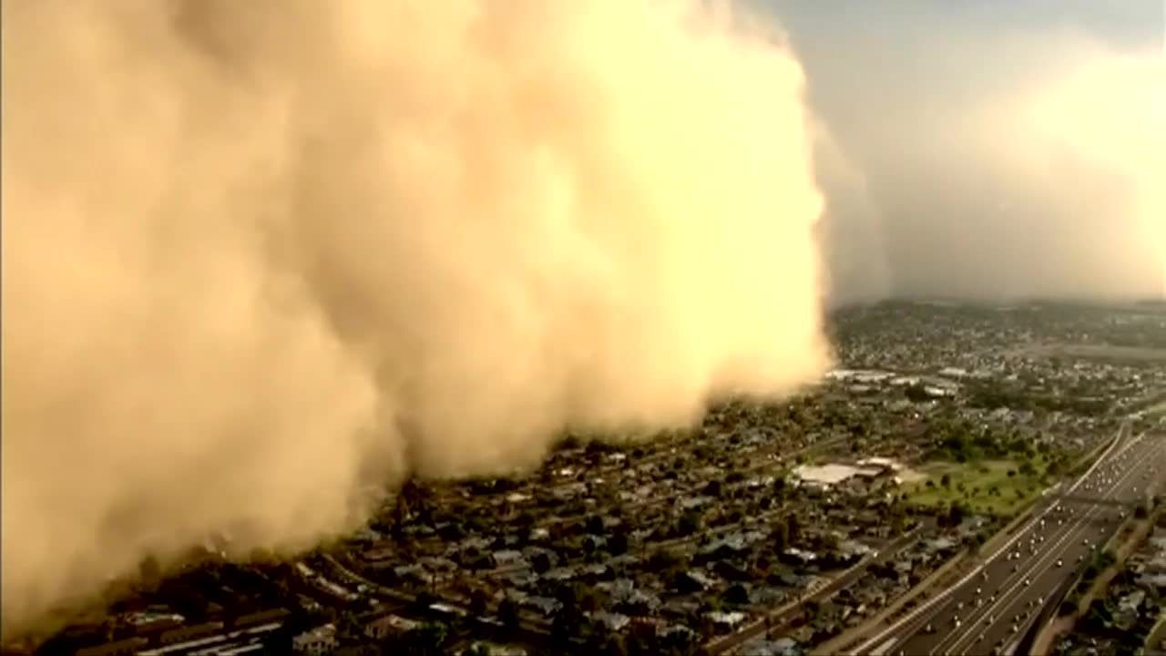 Burza piaskowa w Phoenix. Miasto znika w ogromnej chmurze pyłu