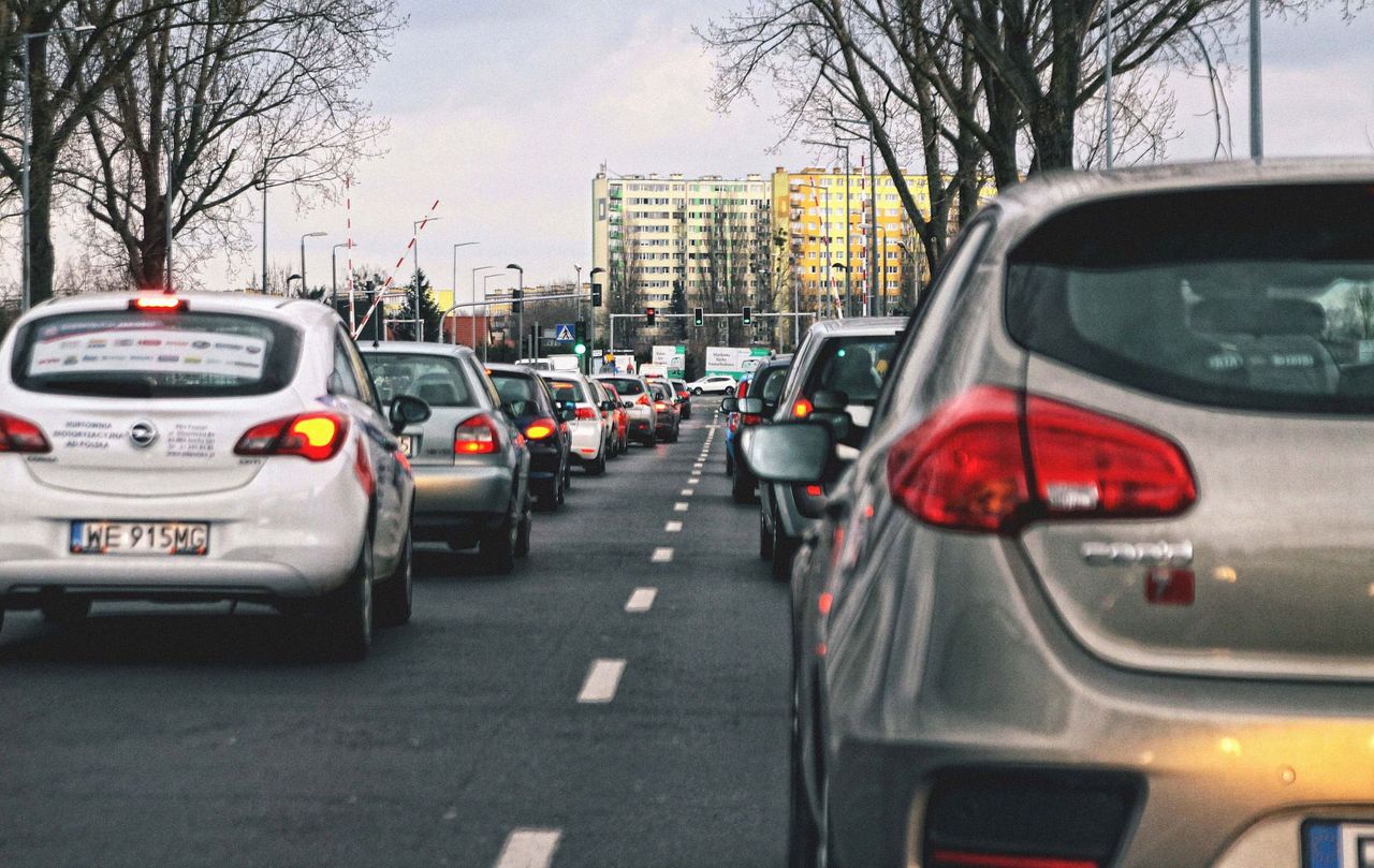 Branża motoryzacyjna zabiega o ręce do pracy. Firmy łączą siły, by przyciągać inwestycje i kształcić specjalistów