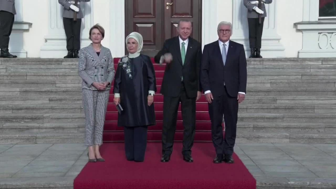 Recep Erdogan witany z honorami w Niemczech