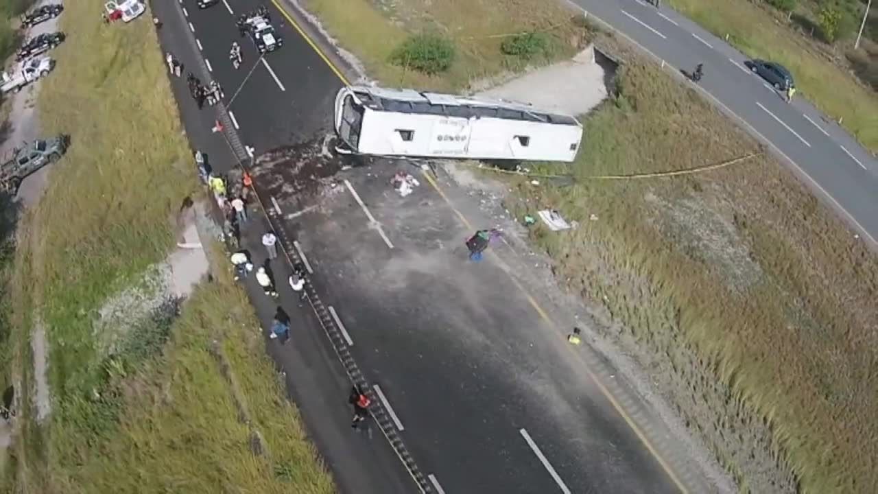 Tragiczny wypadek autokaru w Meksyku. Przemęczony kierowca zasnął podczas jazdy