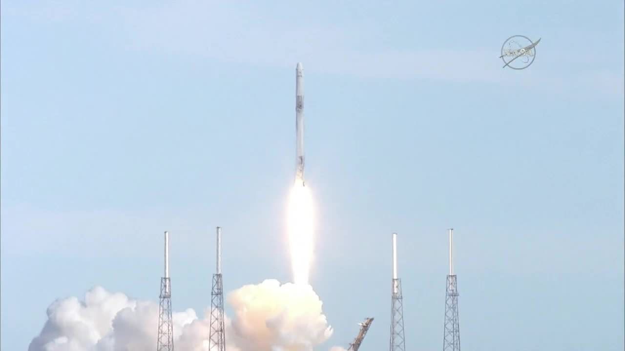 Falcon 9 wystartował. Wyniósł w kosmos aparaturę, przy której pracowali Polacy