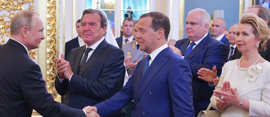 Miedwiediew zaproponowany przez Putina na premiera