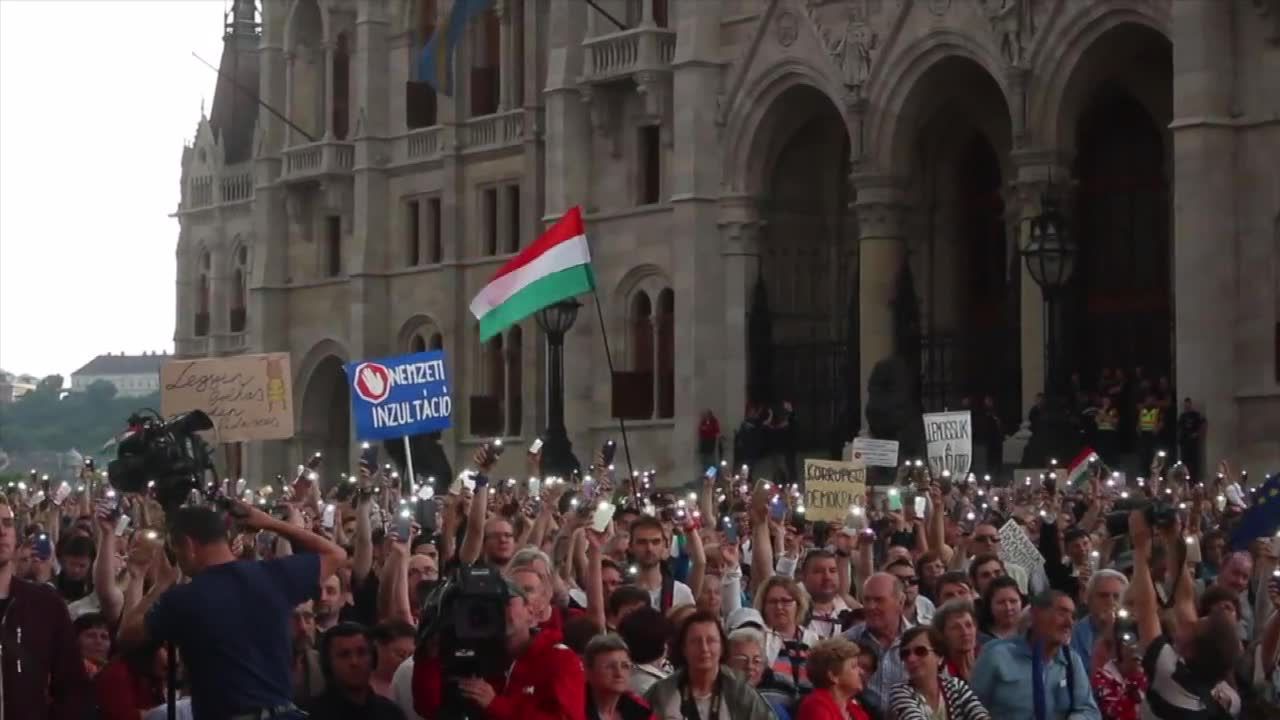 Protesty przeciwników Viktora Orbana