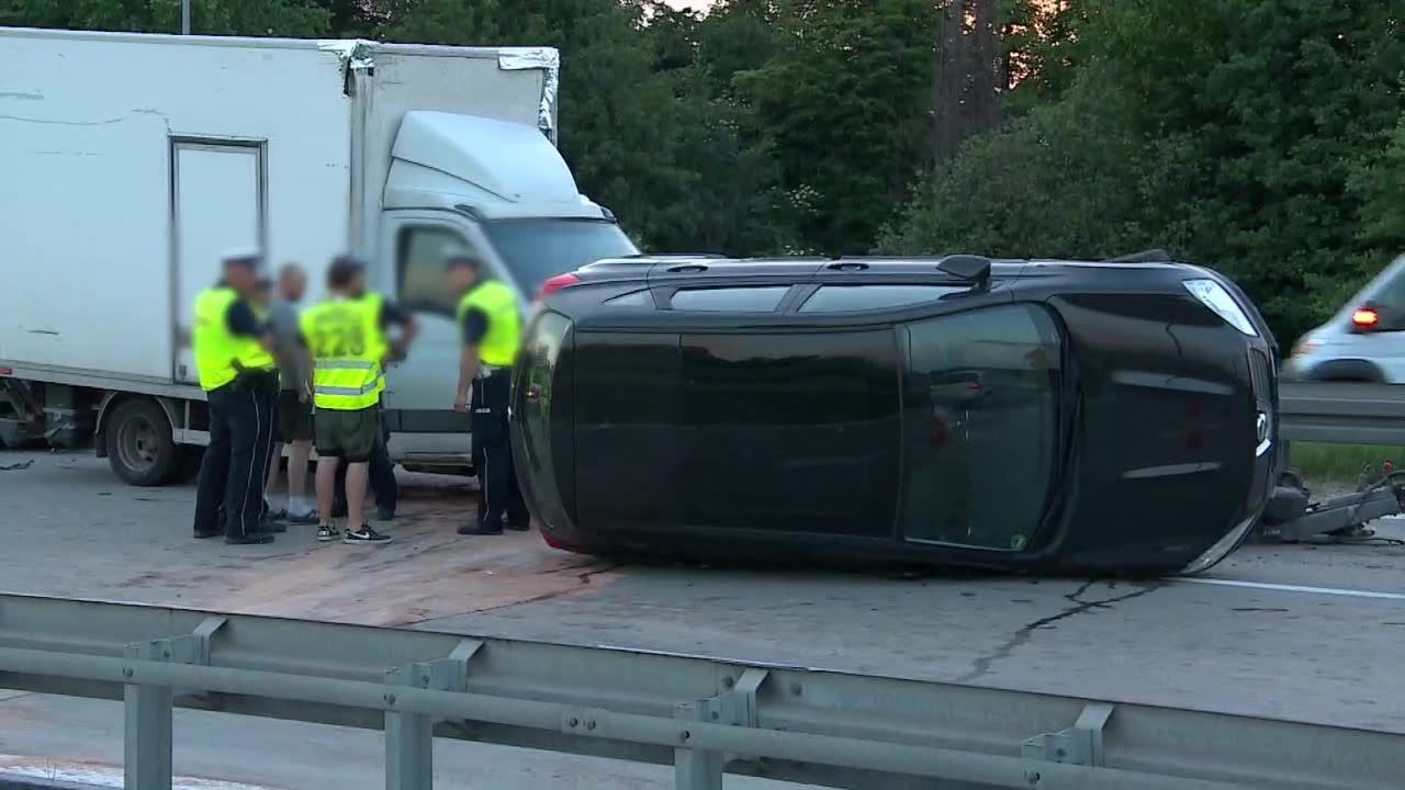 Karambol na A4. “Kierowcy nie zachowali odpowiedniej odległości”