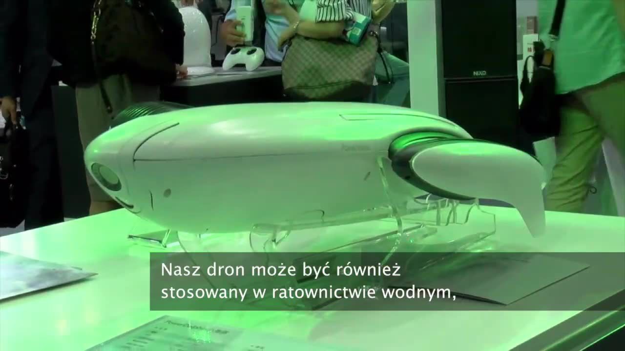 Nagrywa podwodny świat, a jak trzeba dostarcza koło ratunkowe. Chińczycy zaprezentowali podwodnego drona.