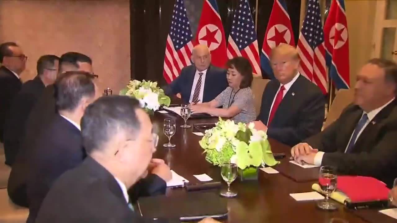 Rozmowy w towarzystwie obu delegacji i wykwintny lunch. Trwa szczyt Trump – Kim w Singapurze