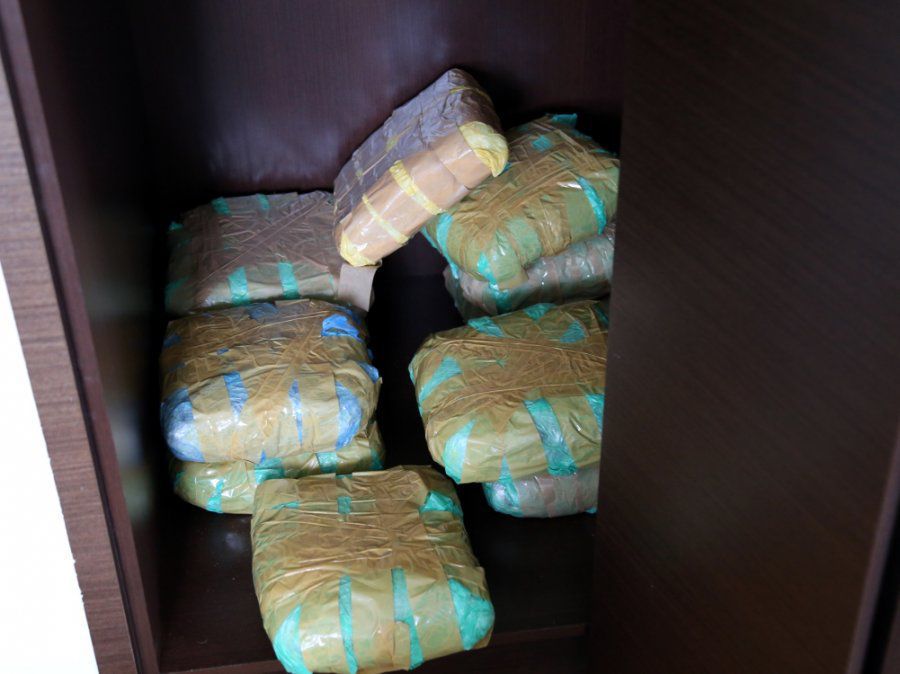POLICJANCI PRZEJĘLI NARKOTYKI O CZARNORYNKOWEJ WARTOŚCI 3 MLN ZŁOTYCH