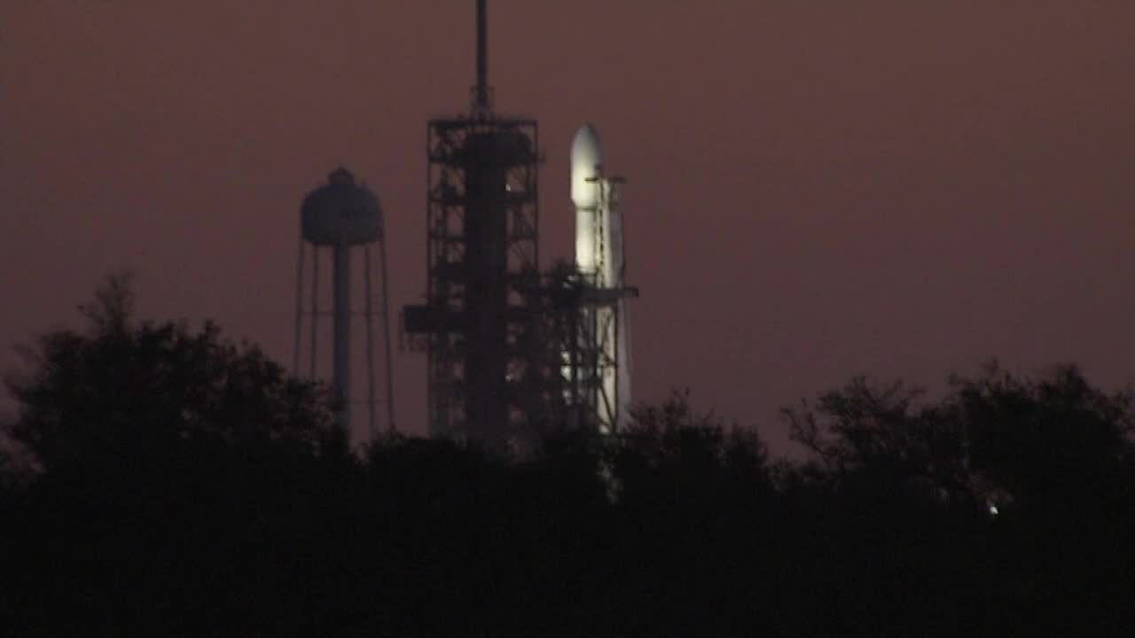 Falcon Heavy gotowy do startu. Ogromna rakieta poleci w stronę Marsa