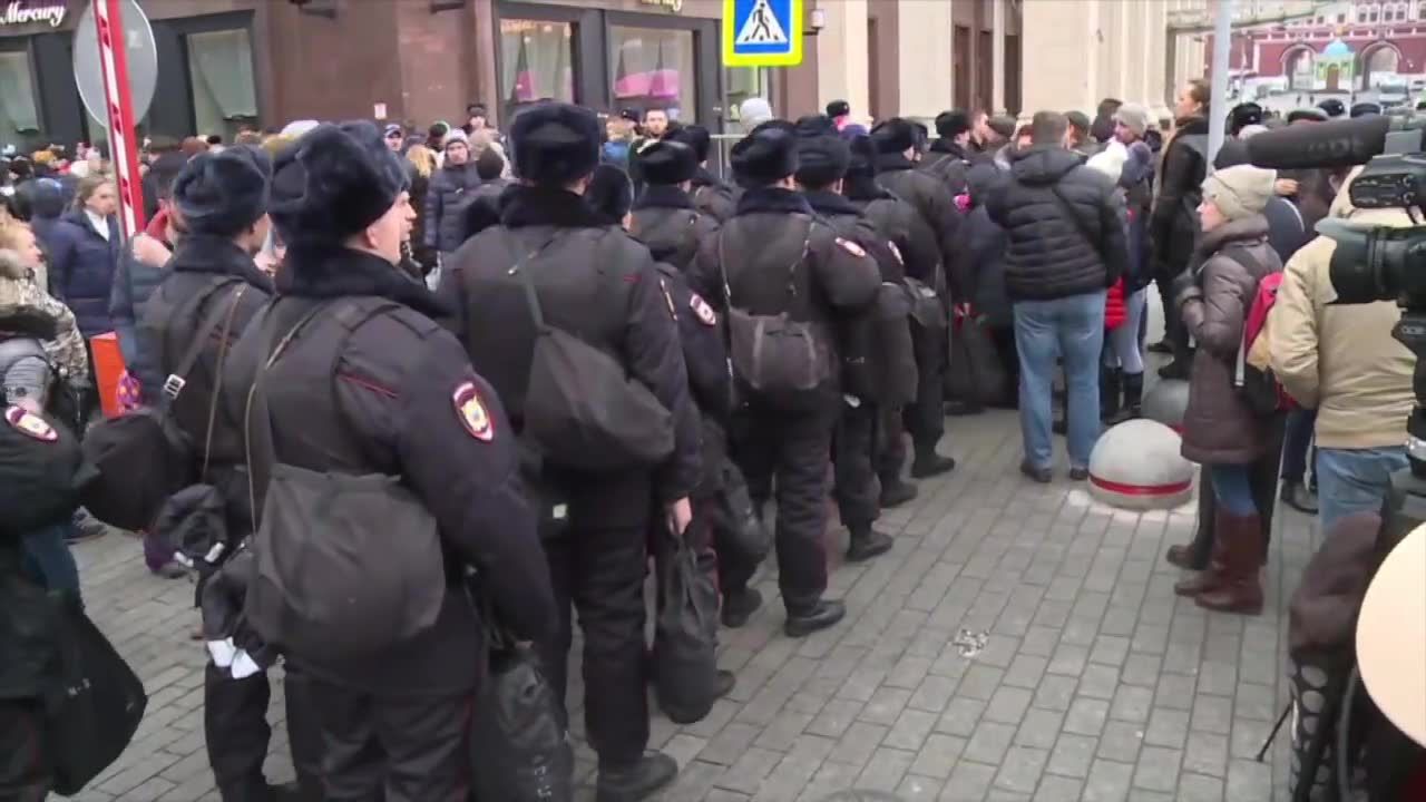 Marsz opozycji w centrum Moskwy. Kilkaset osób zatrzymanych