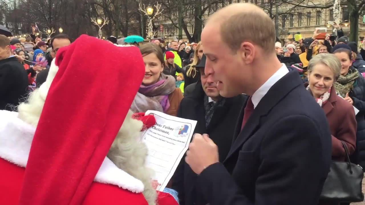 Książę William przekazał świętemu Mikołajowi list od synka. O czym marzy mały George?