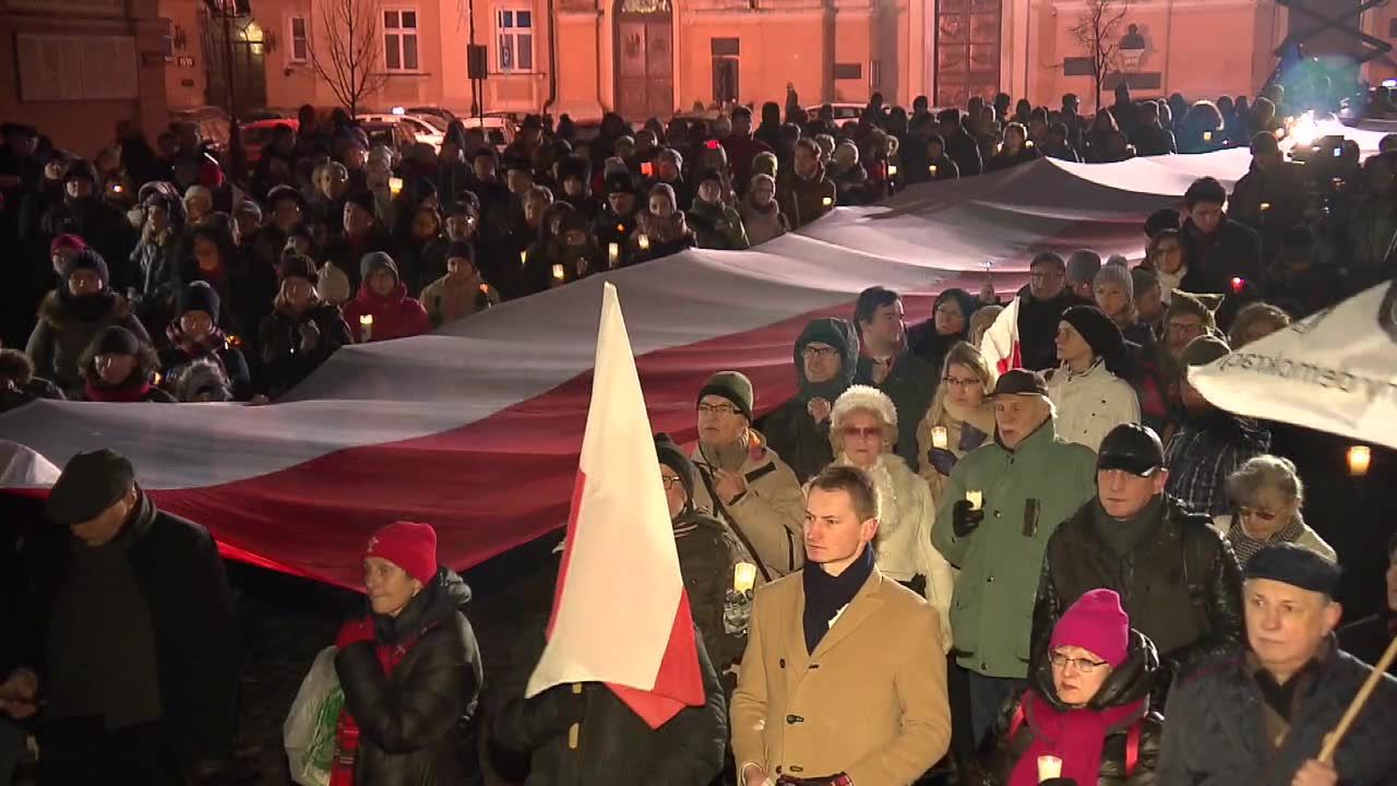 Łańcuch światła przed Sądem Najwyższym.