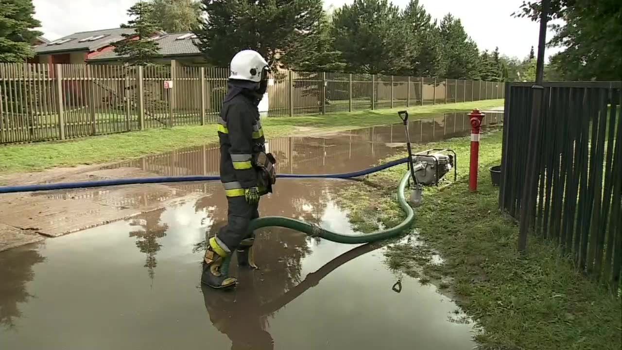 Po ulewie na północy Polski, zalane są domy, ulice i ośrodki wypoczynkowe