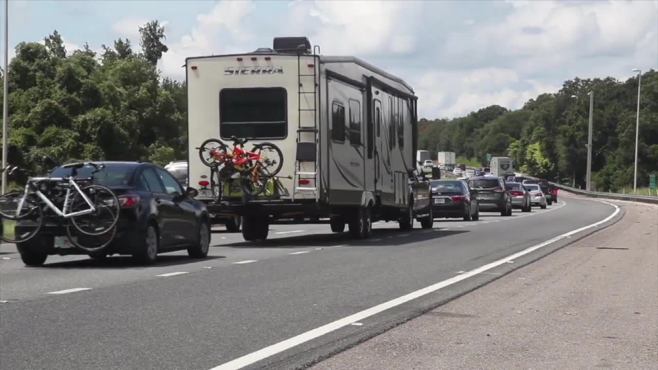 Floryda ucieka przed huraganem. Ogromne korki na autostradach, brak żywności i wody w sklepach