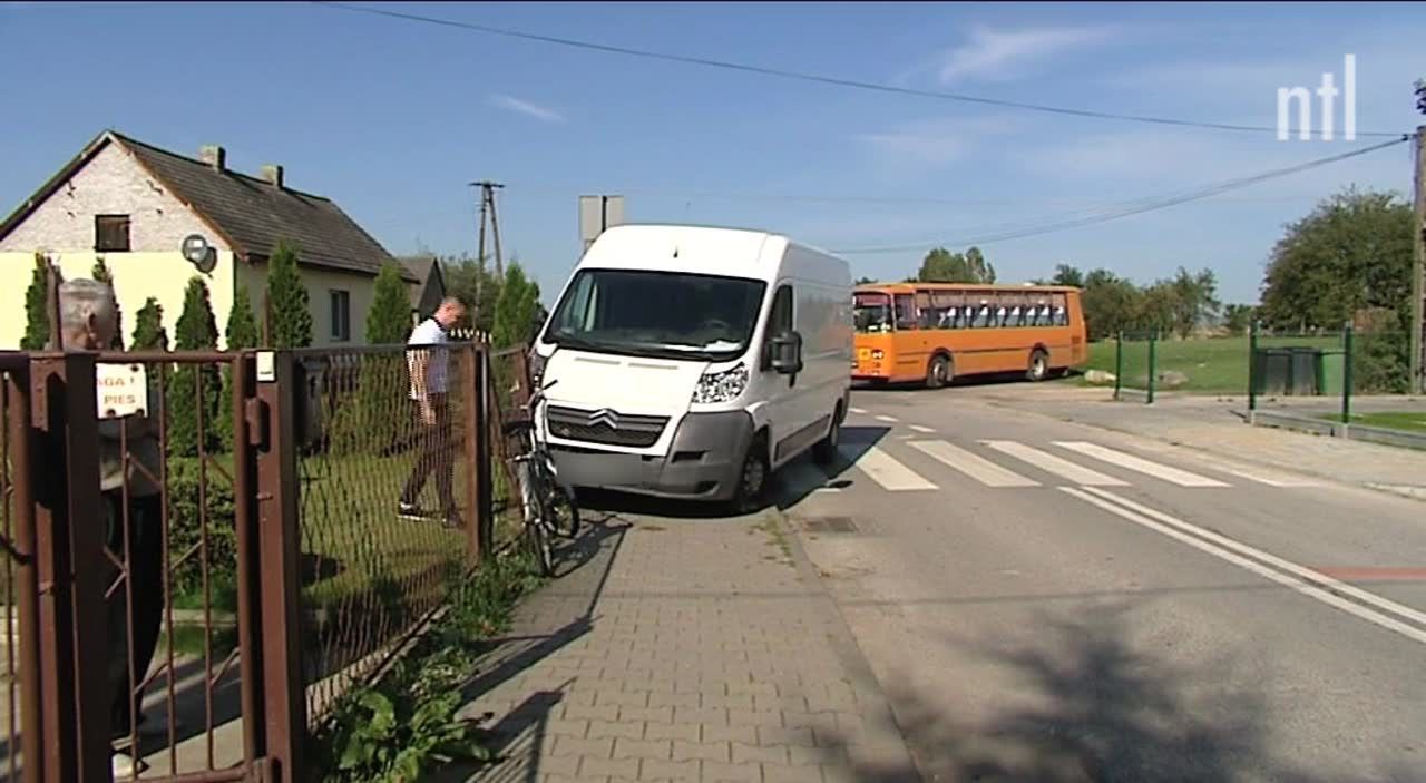 Dziewczynka została potrącona gdy wychodziła ze szkoły