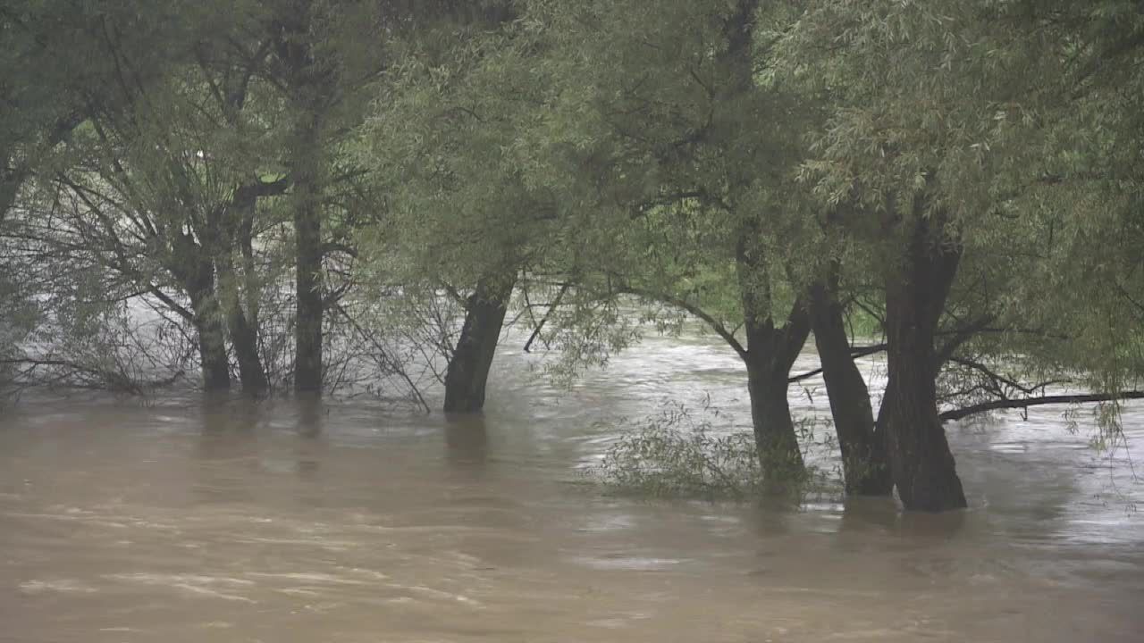 Poprawia się sytuacja hydrologiczna w Polsce, deszcz powoli ustępuje