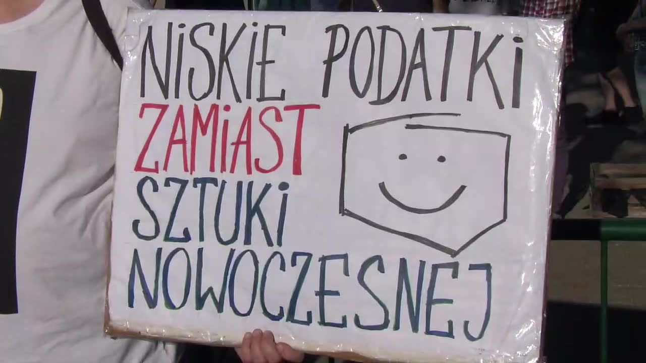 Zamieszki pod teatrem w Warszawie. Domagali się zdjęcia “Klątwy” z afisza