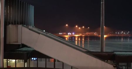Staranował bramę i wjechał na płytę lotniska. Polski kierowca sparaliżował ruch na lotnisku w Hanowerze