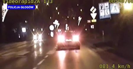 Kierowca pijany, pasażerowie też. Jeden spał w bagażniku