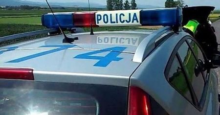 KIEROWAŁ BEZ UPRAWNIEŃ PO AMFETAMINIE, A JEJ ZAPAS PRZEWOZIŁ W SAMOCHODZIE