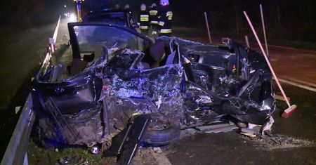 Tragiczny wypadek w Wielkopolsce. Trzy osoby nie żyją, dwie ranne