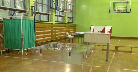 Trwają wybory samorządowe. Lokale wyborcze zostaną zamknięte o 21