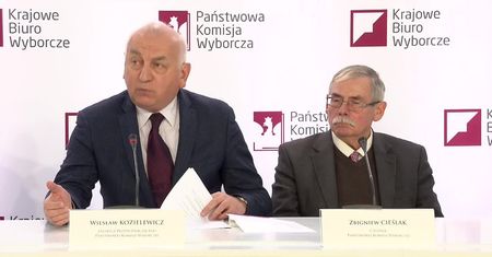 Butelka wódki za głos. PKW o incydentach podczas wyborów