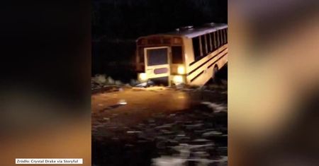 Tragiczny wypadek w Alabamie. Autobus przewożący szkolną drużynę futbolu zderzył się z pick-upem