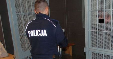 ZAATAKOWAŁ KOBIETĘ W CIĄŻY A LOKATOROM GROZIŁ ŚMIERCIĄ