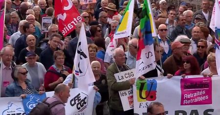 Protest emerytów we Francji. Sprzeciwiają się podniesieniu podatku od emerytur