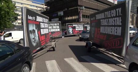 “Wystarczy być lojalnym działaczem PiS-u, by zostać milionerem”. PO ruszyła z nowym “Konwojem wstydu”