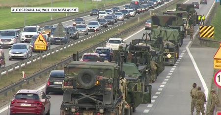 Problemy kolumny amerykańskiego wojska. Awaria ciężarówki i przewrócony bus zablokowały trasę przejazdu