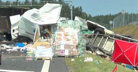 Karambol na S7, jedna osoba nie żyje