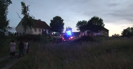 Podpaliła swój dom i samochód. Śledczy badają motywy zachowania mieszkanki Pomorza