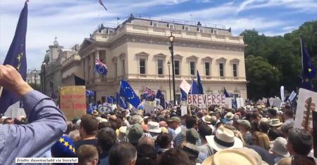 Tysiące osób na ulicach Londynu. Zwolennicy Unii Europejskiej domagają się powtórki referendum ws. Brexitu